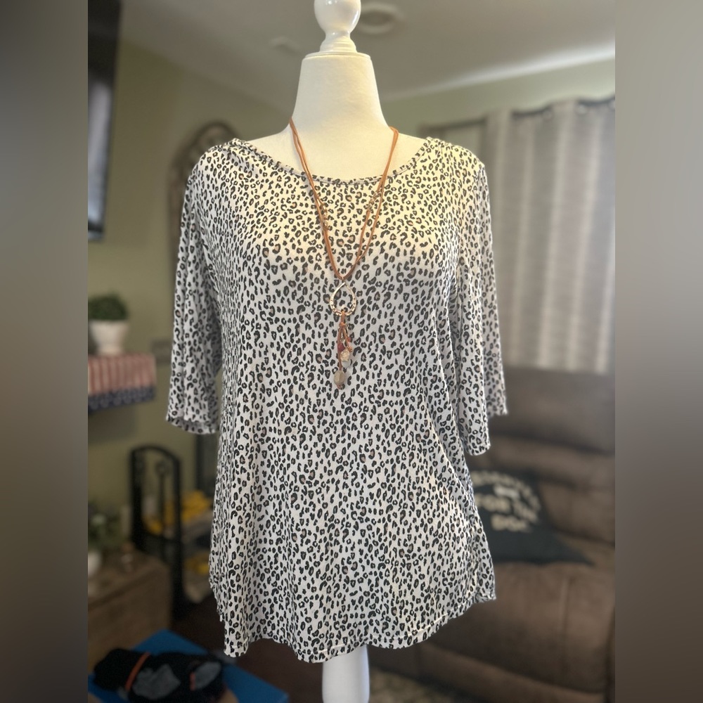 Apt Ladies blouse in animal print super soft fabric